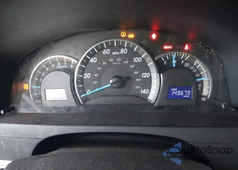 2014 Toyota Camry z USA, uszkodzony, nr VIN 4TBF1FK9EU833555